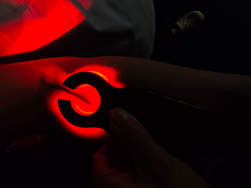 <strong><span style="font-size:12px;">Ring Red LED Light Working Effect of Handheld Infrared Vein Locator</span></strong>